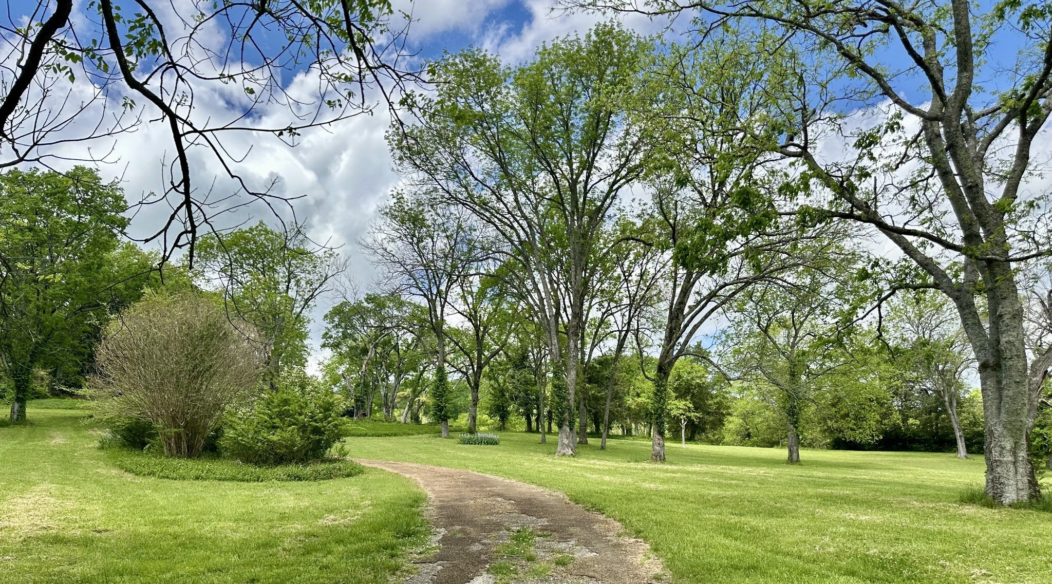 listing at 6001 Hillsboro Pike, Nashville