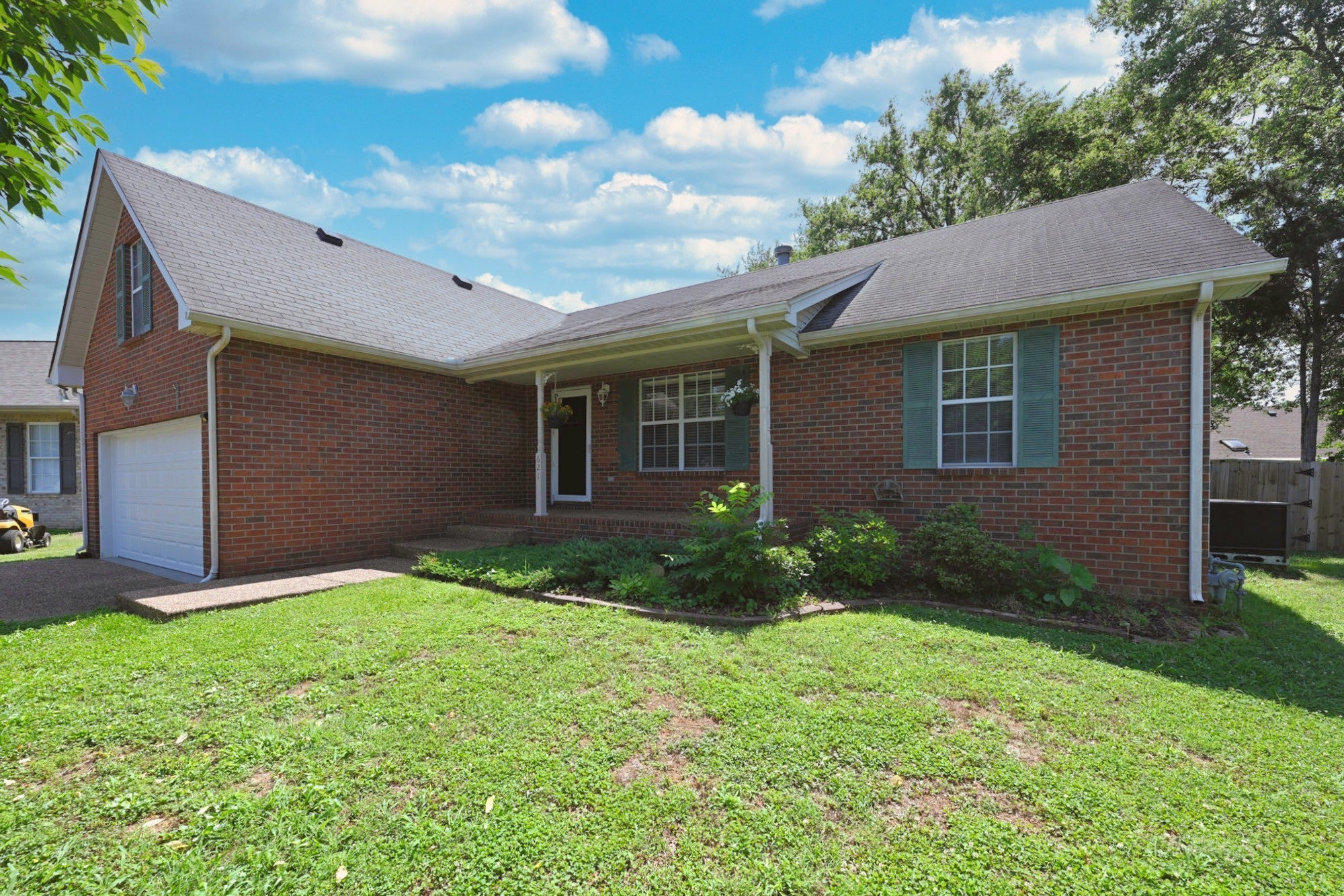 621 Kingsway Dr