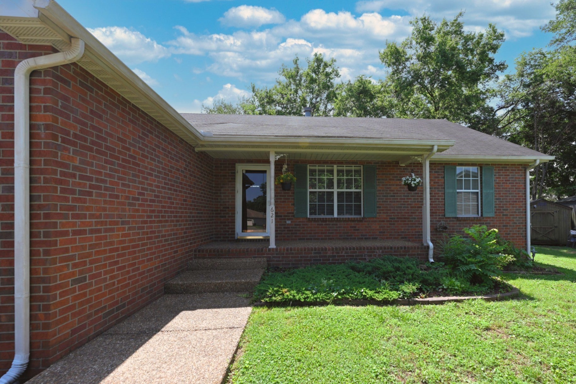 621 Kingsway Dr