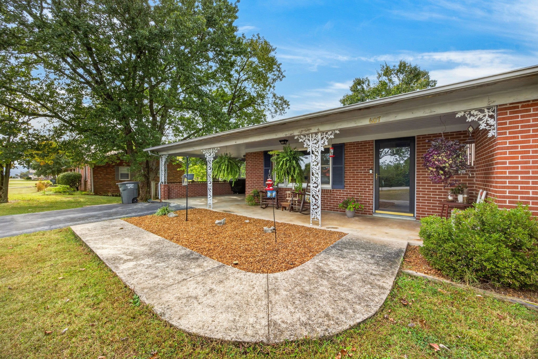 607 Turn Table Rd