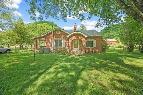 747 Hunting Creek Rd Whitleyville TN 38588