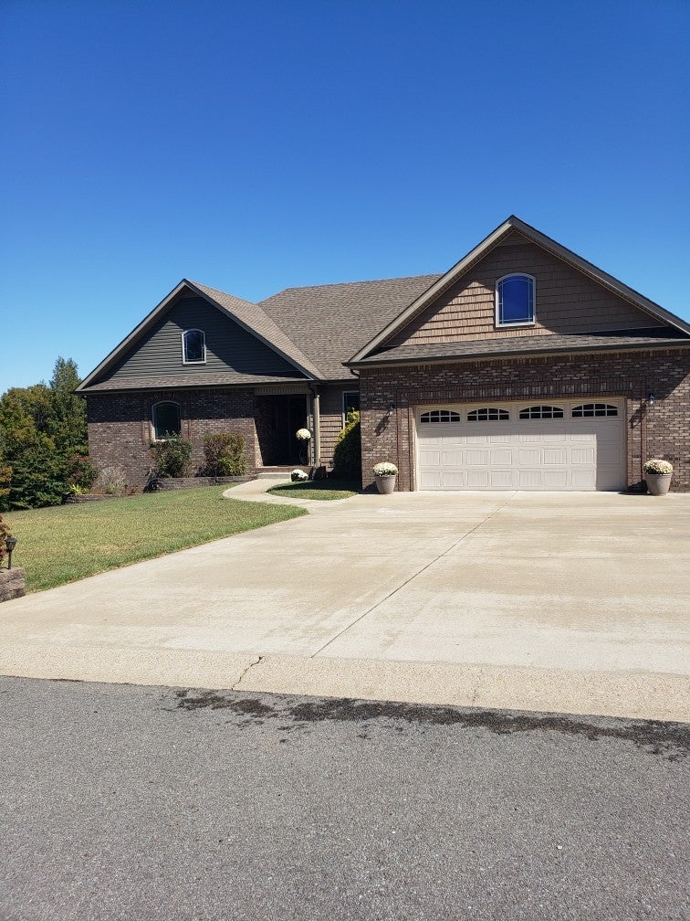 814 Iron Wood Cir