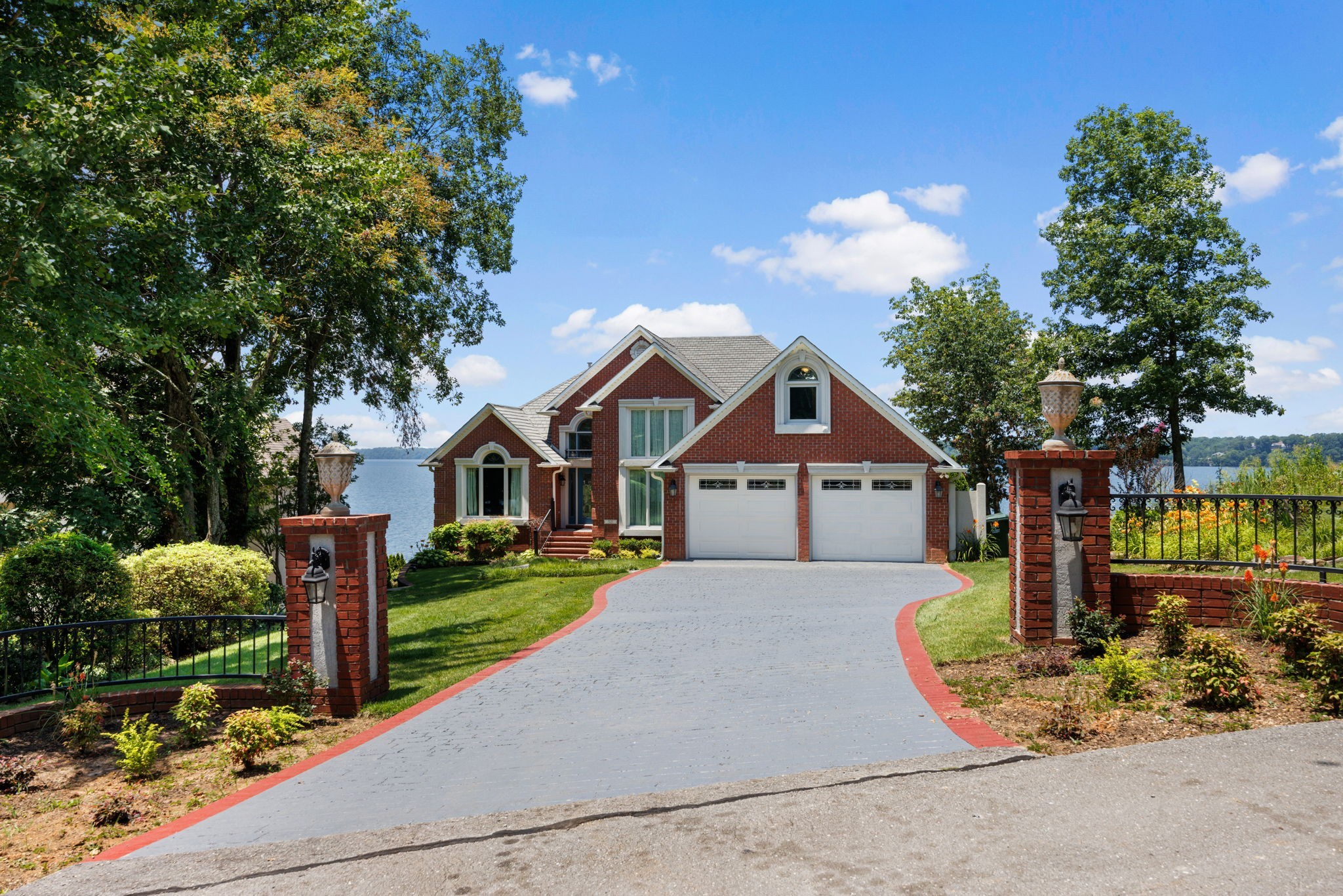 521 Wilson Lake Dr