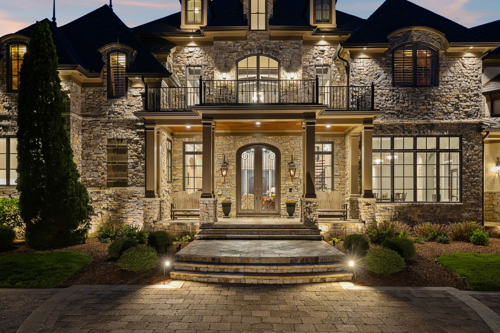 513 King Richards Ct