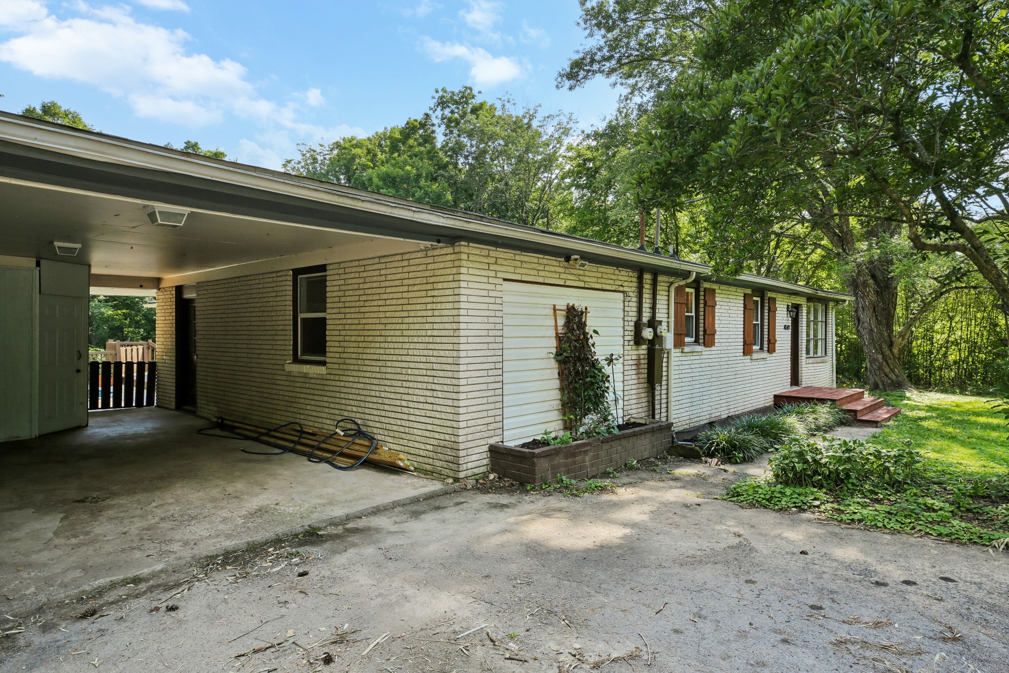 4049 Grays Point Rd - Photo 4