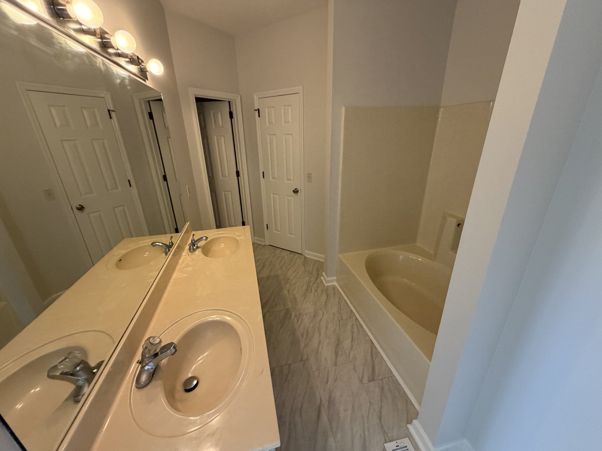5720 Scout Dr