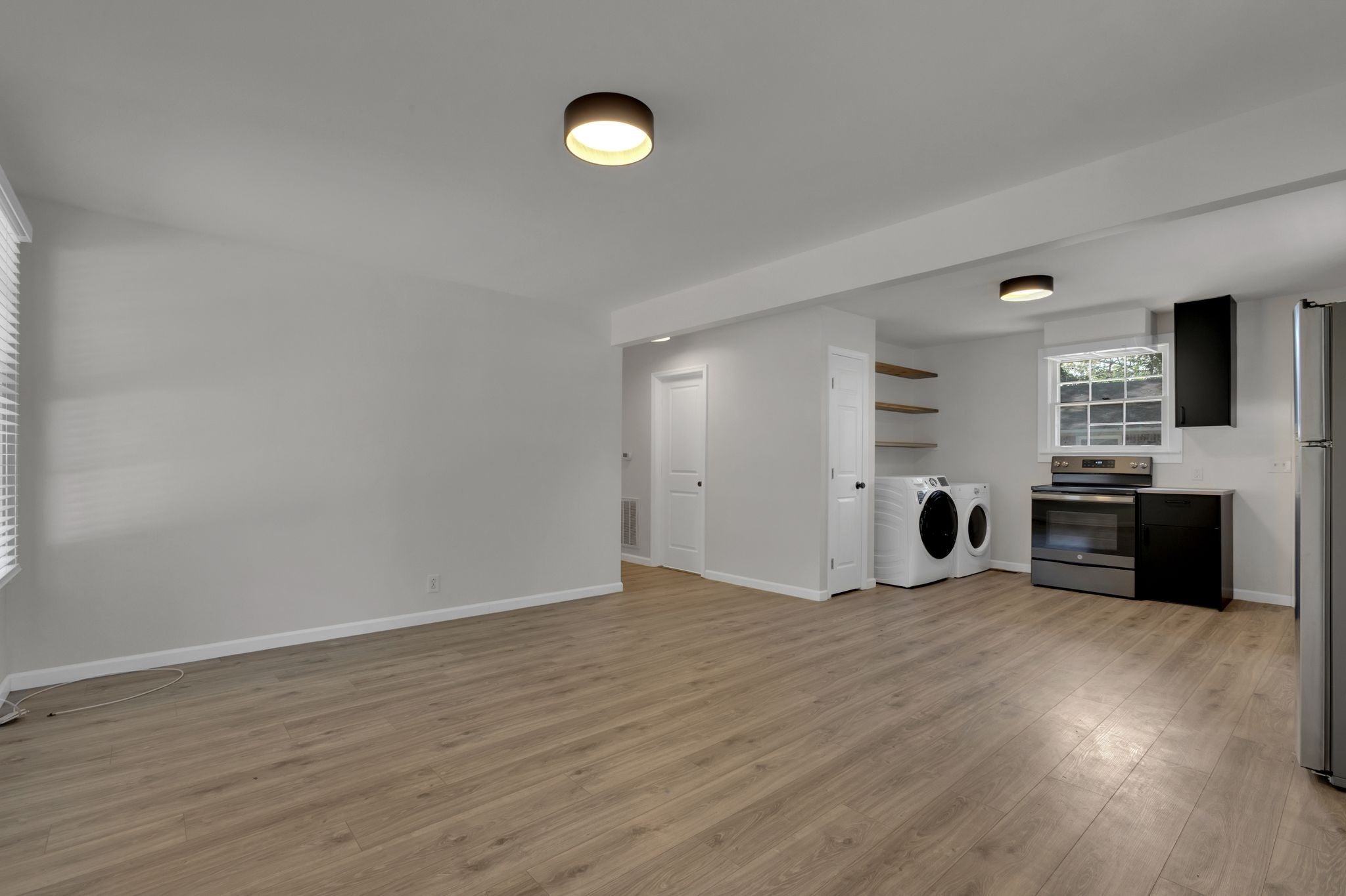 3108 Lealand Ln