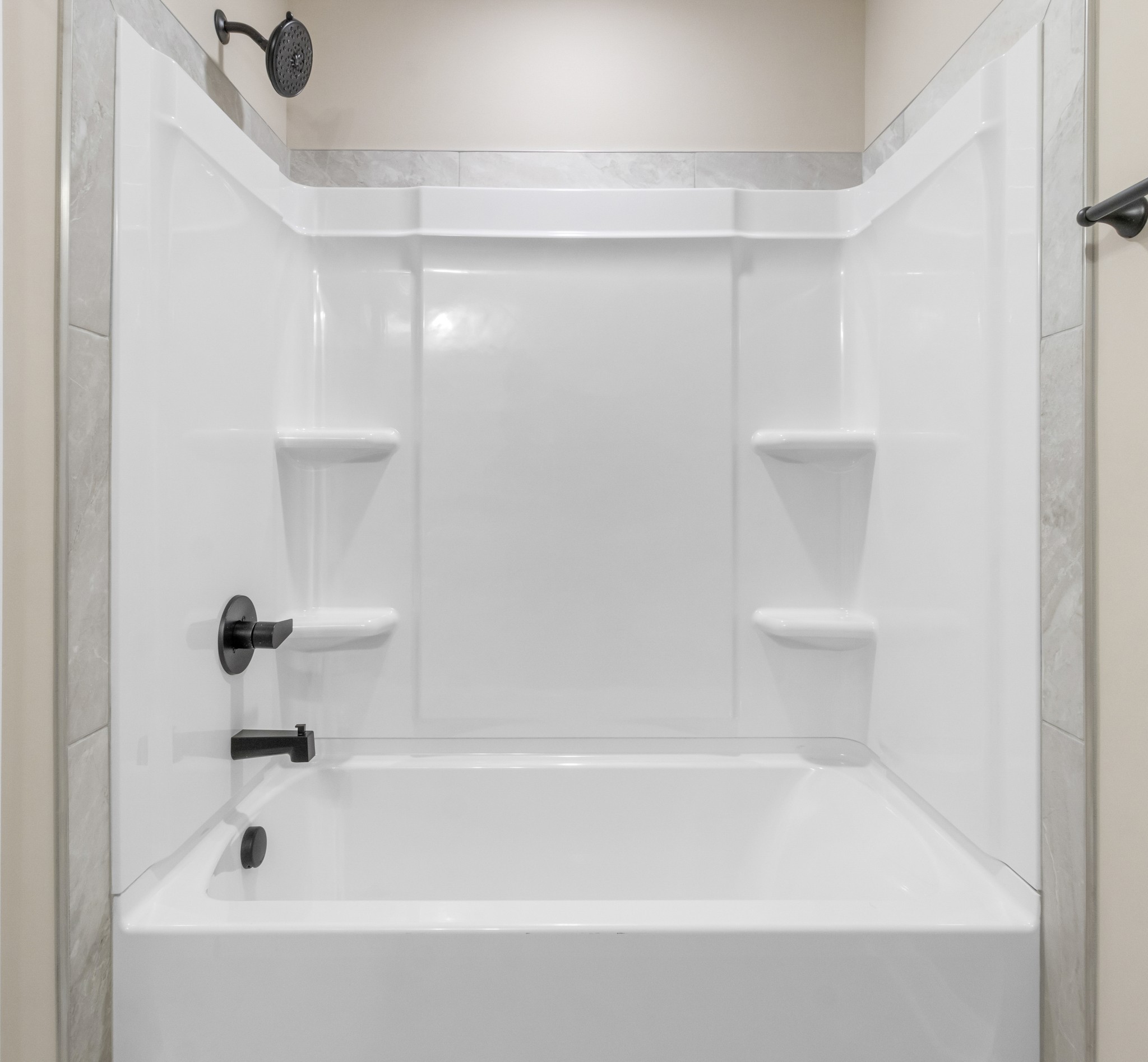 Clarksville, Tennessee 37043, United States, 4 Bedrooms Bedrooms, ,3 BathroomsBathrooms,Residential,Pending,62820