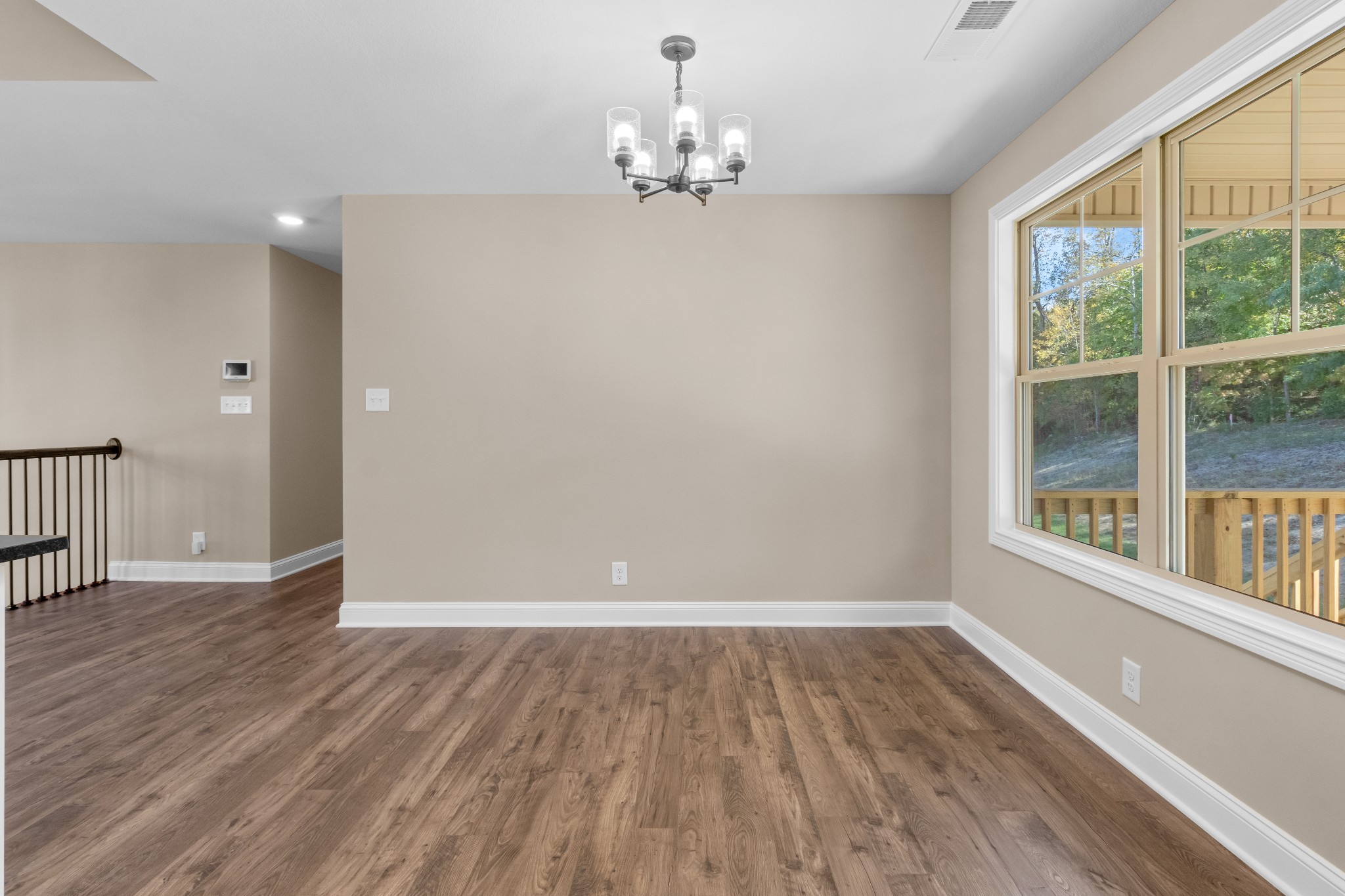 Clarksville, Tennessee 37043, United States, 4 Bedrooms Bedrooms, ,3 BathroomsBathrooms,Residential,Pending,62820