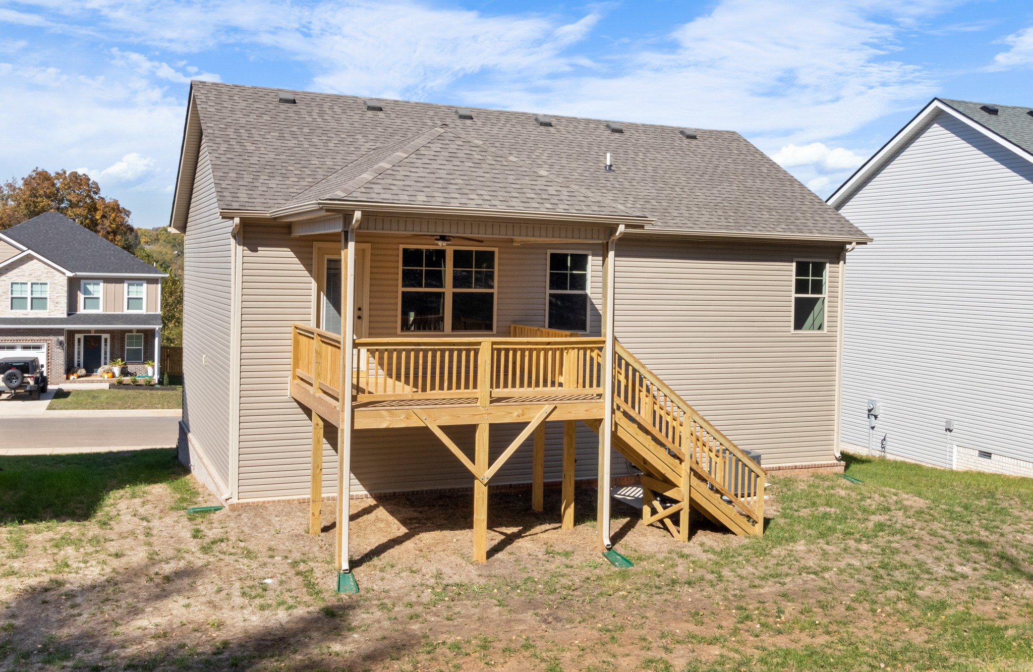 Clarksville, Tennessee 37043, United States, 4 Bedrooms Bedrooms, ,3 BathroomsBathrooms,Residential,Pending,62820