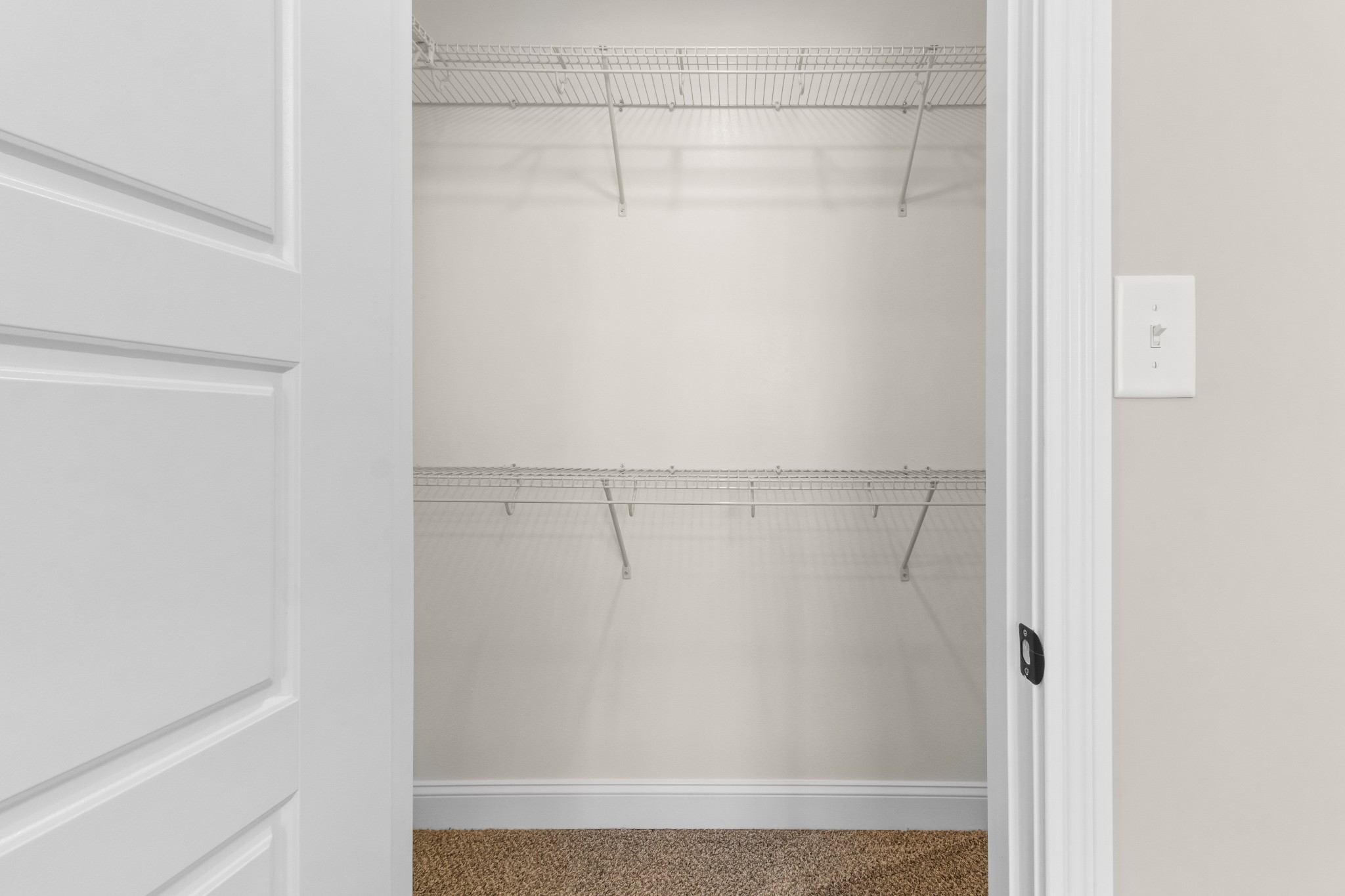 Clarksville, Tennessee 37043, United States, 4 Bedrooms Bedrooms, ,3 BathroomsBathrooms,Residential,Pending,62820