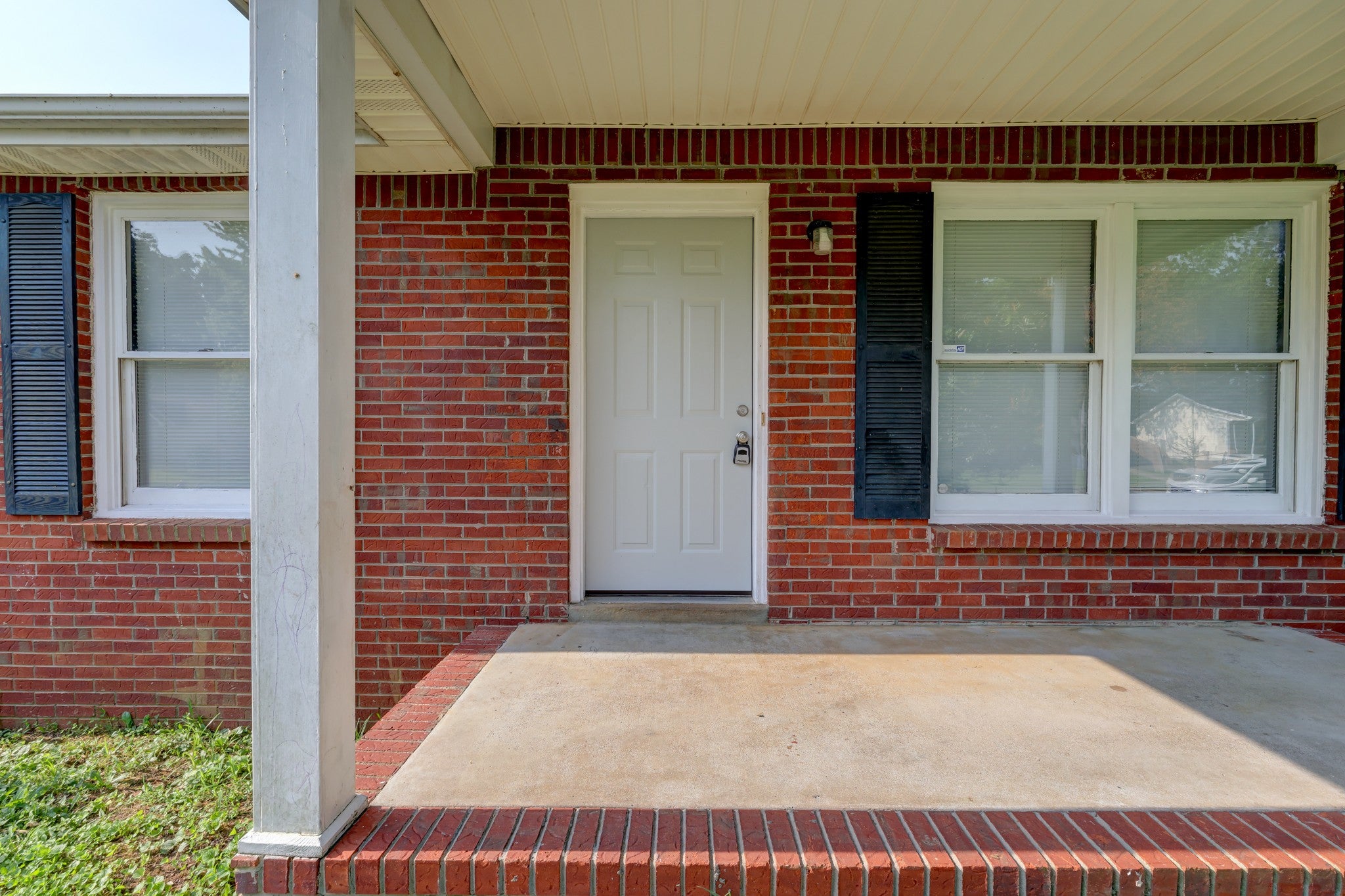 204 Bob White Dr