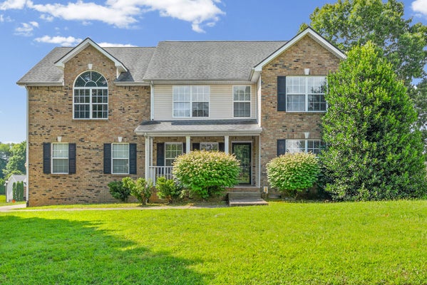 850 NANDINA CT, CLARKSVILLE, TN 37043 - Image 461bae0df3d14eae0a17f0b6d74db357/757933635