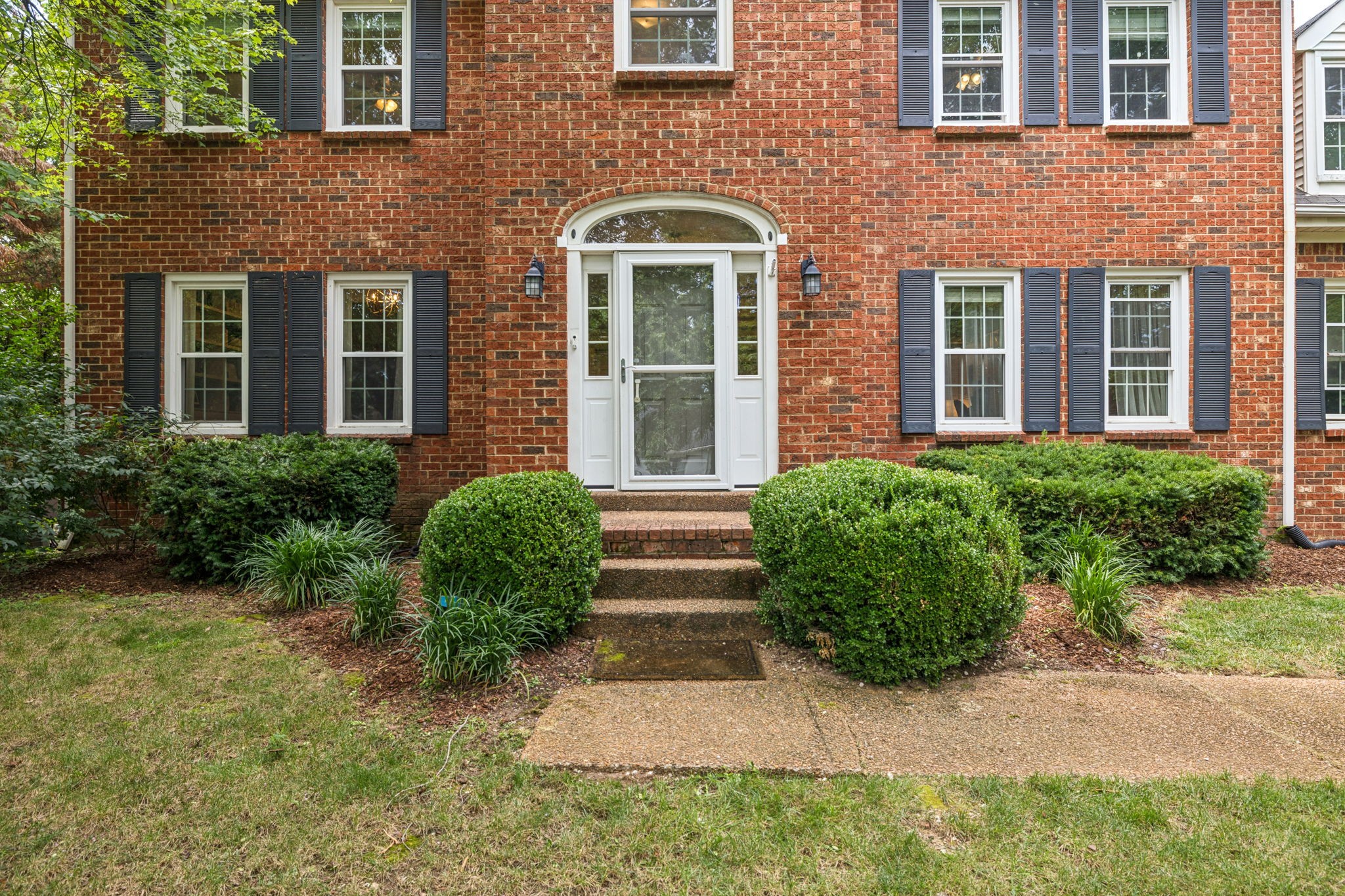5820 Fireside Dr