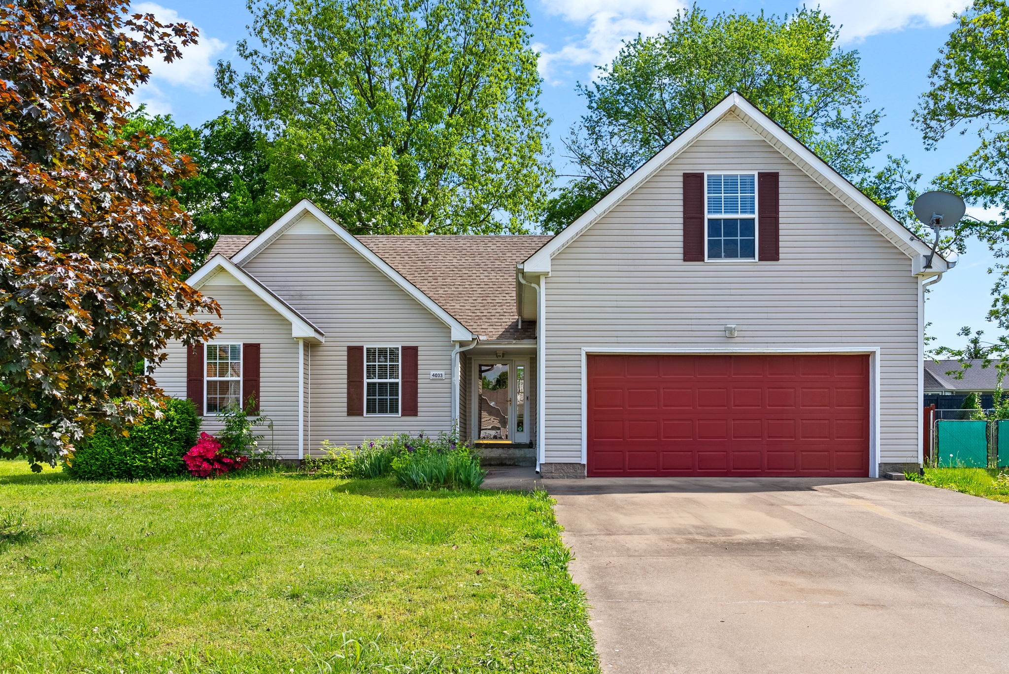 4033 New Grange Cir