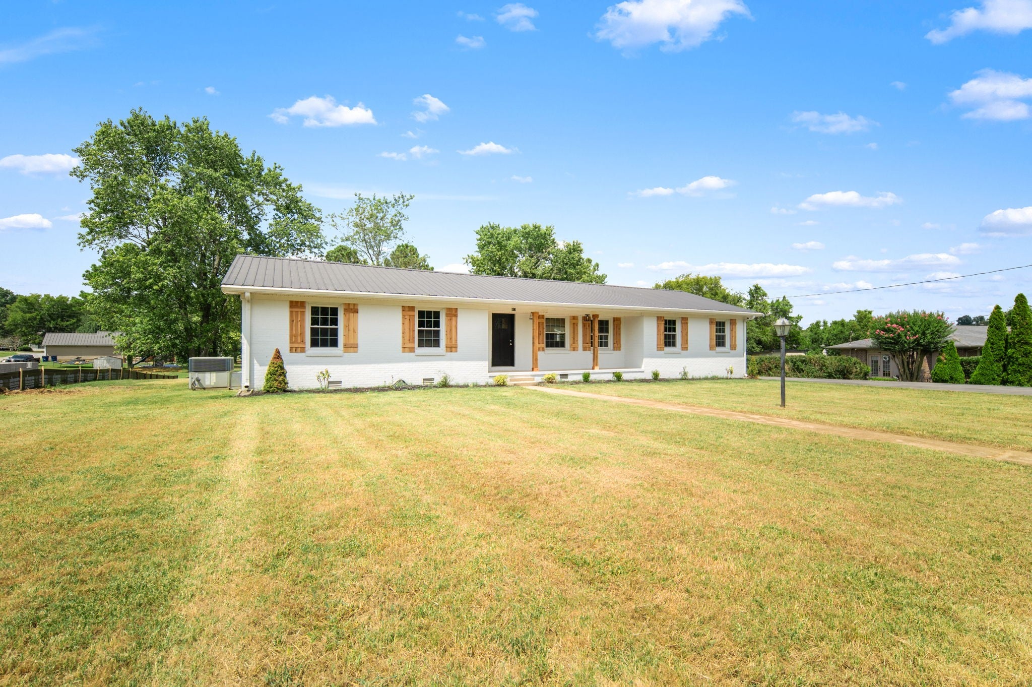 813 Brookhaven Cir