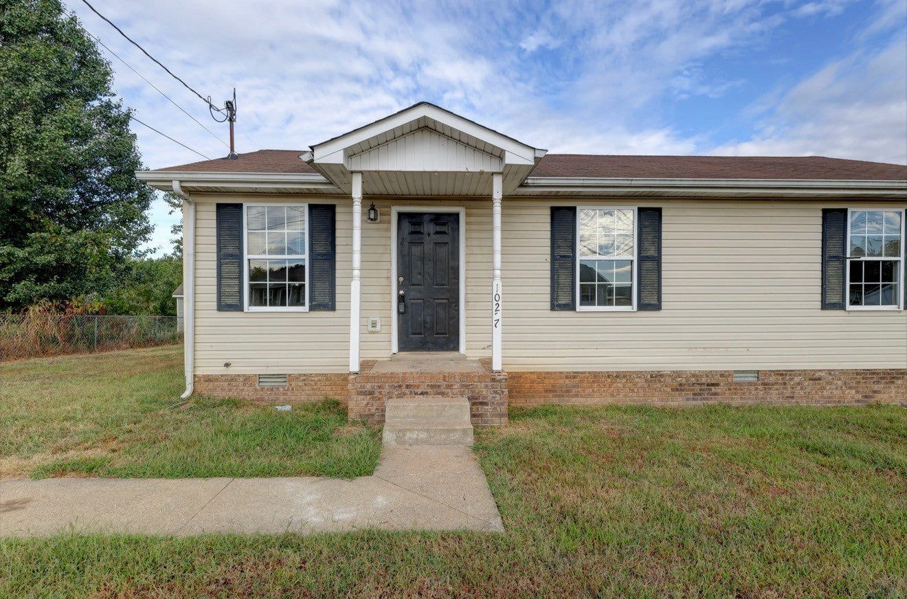 1022 Bush Ave