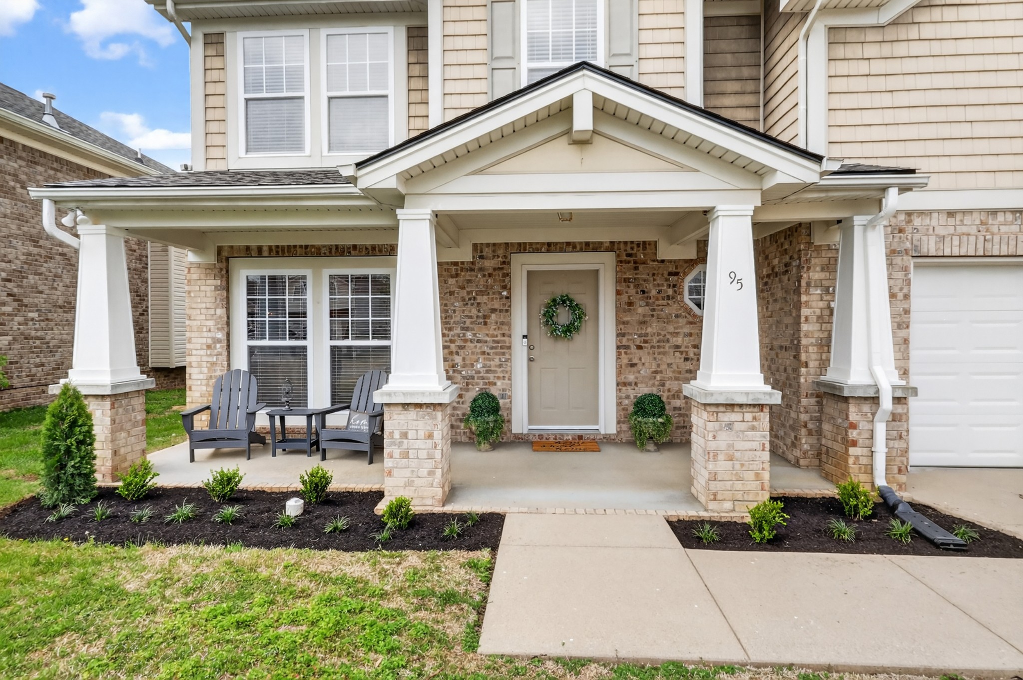 95 Villa Way