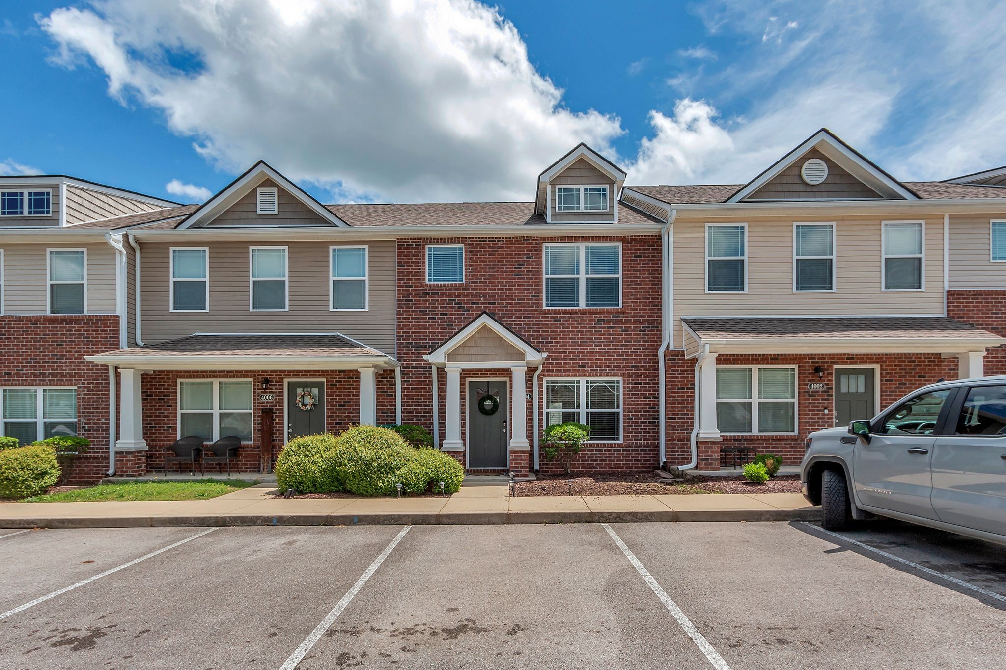 4004 Currant Ct