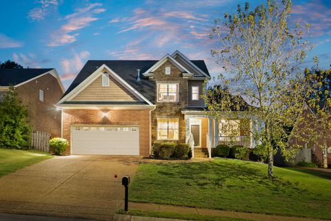 2032 Cairns Dr E Mount Juliet TN 37122