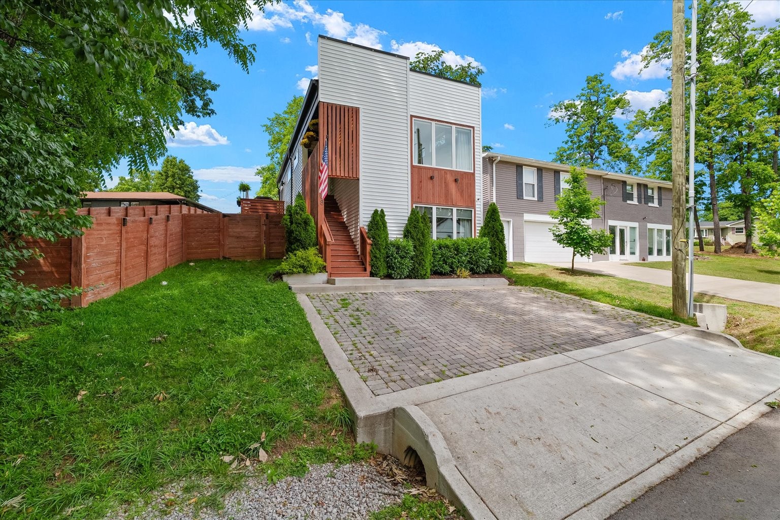 308 Sunliner Dr