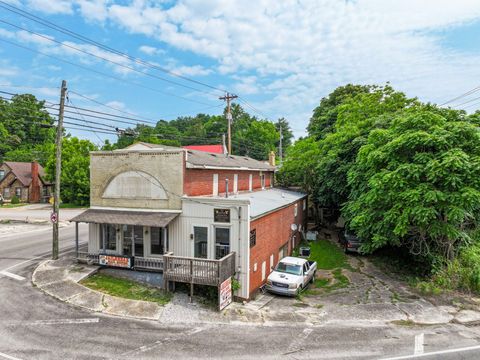 100 W Sparta St McMinnville TN 37110