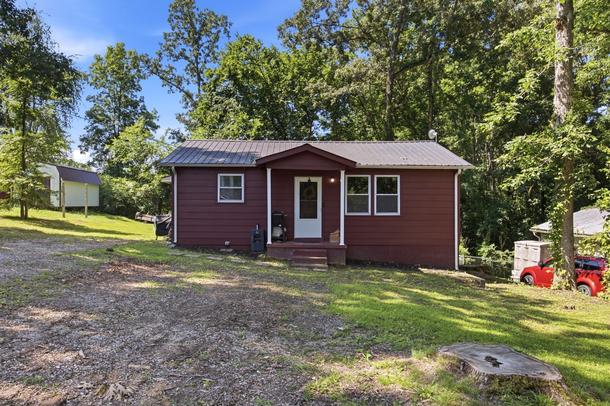 2103 Hillwood Dr
