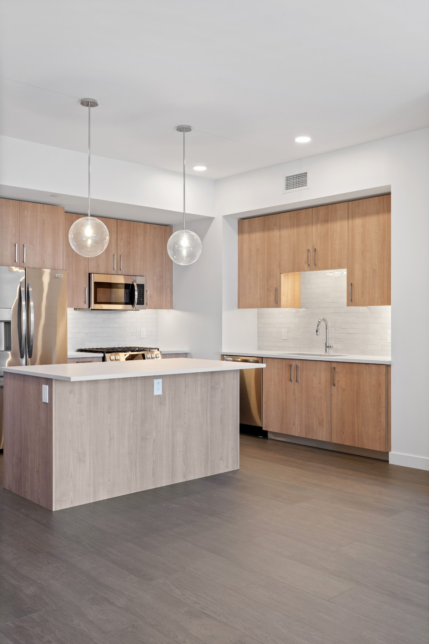 1212 Demonbreun St A13 (Z)