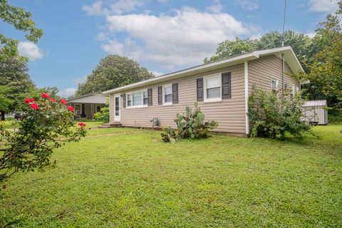 502 N Main St Loretto TN 38469