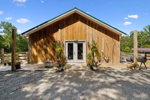225 Kelso Smithland Rd Kelso TN 37348