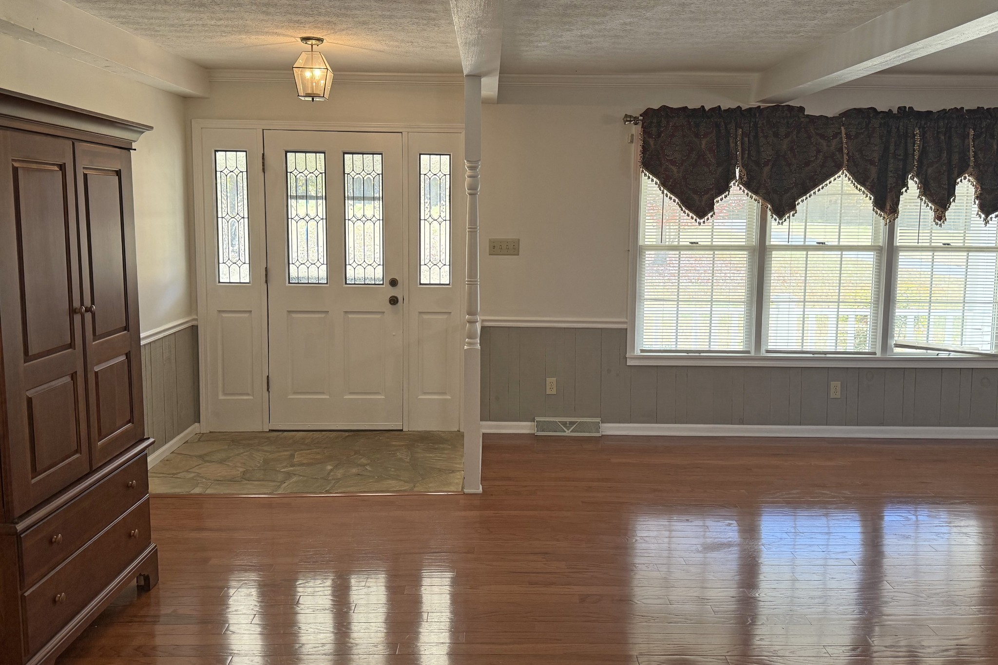 2593 Smiths Grove Rd