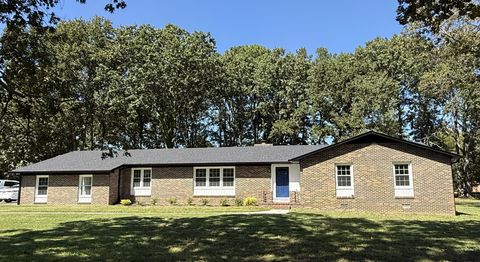 305 Twelve Oaks Rd Tullahoma TN 37388