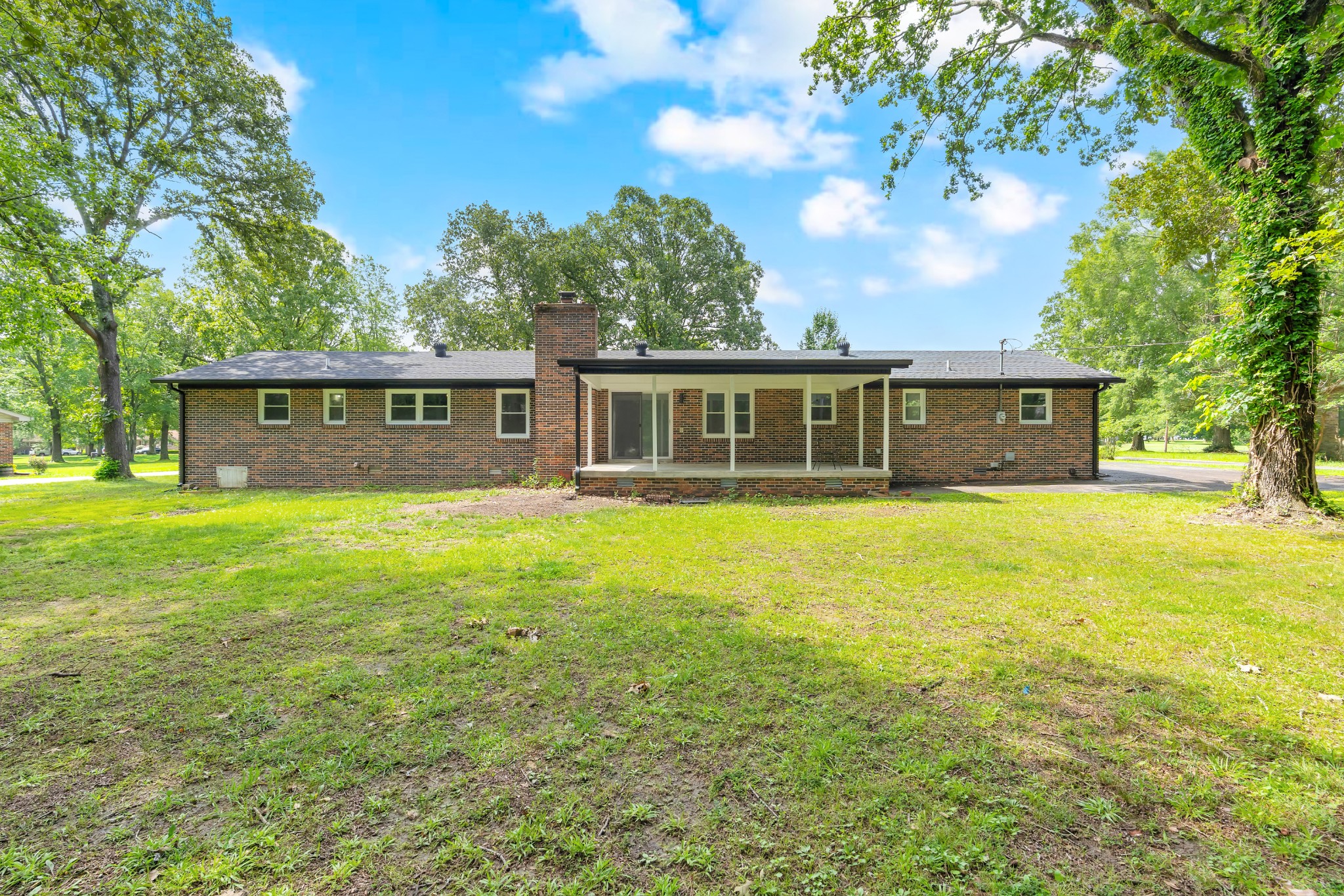 305 Twelve Oaks Rd