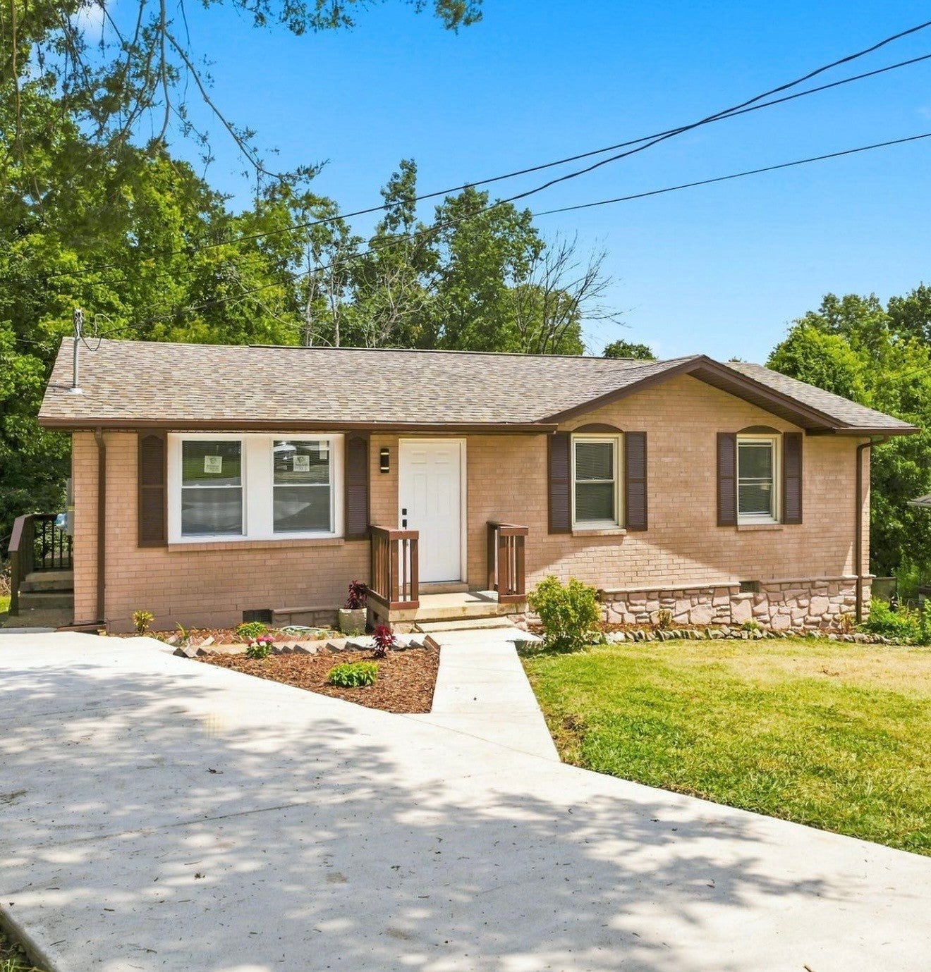 3-bed listing at 613 Maclaurin Ct, Nashville