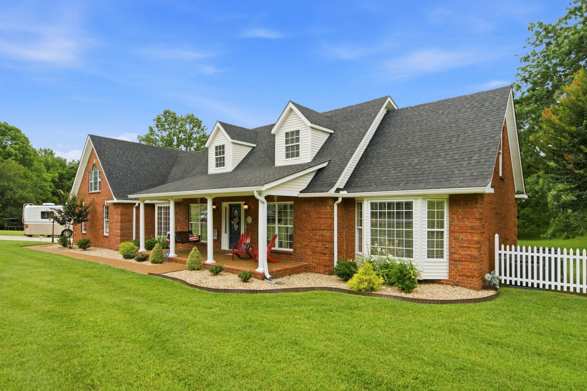 318 Walnut Ct - Photo 2