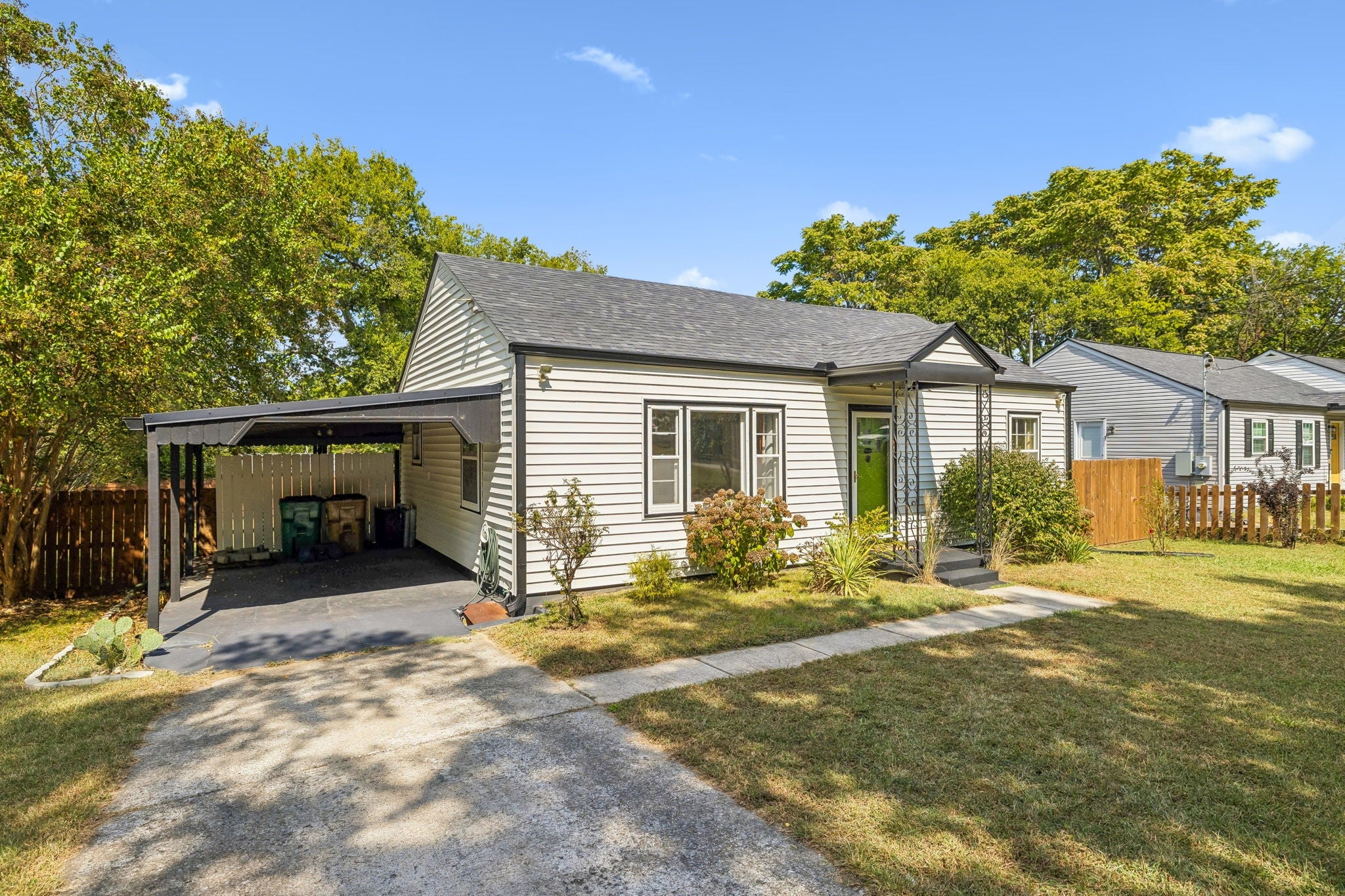637 Carmel Ave