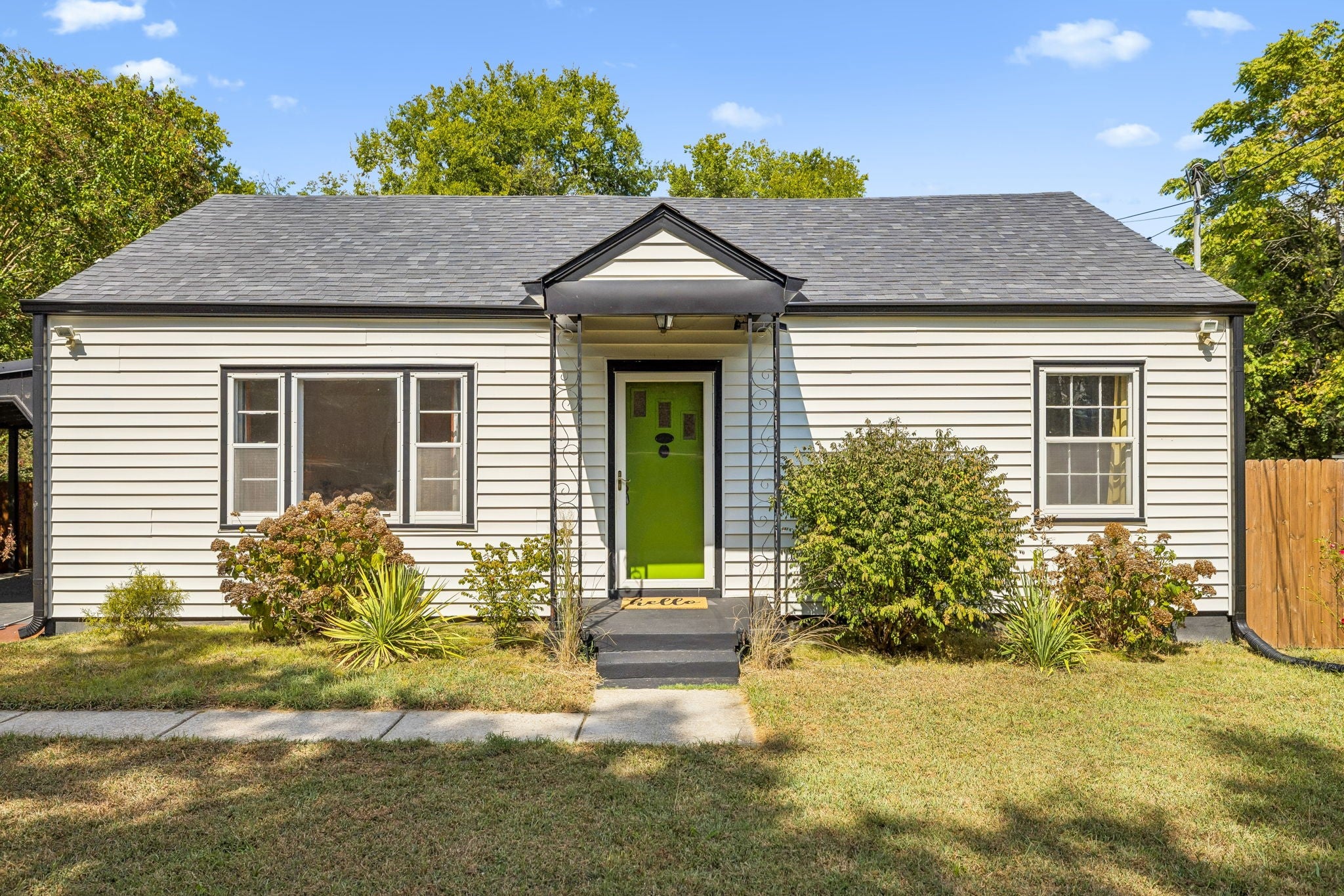 637 Carmel Ave