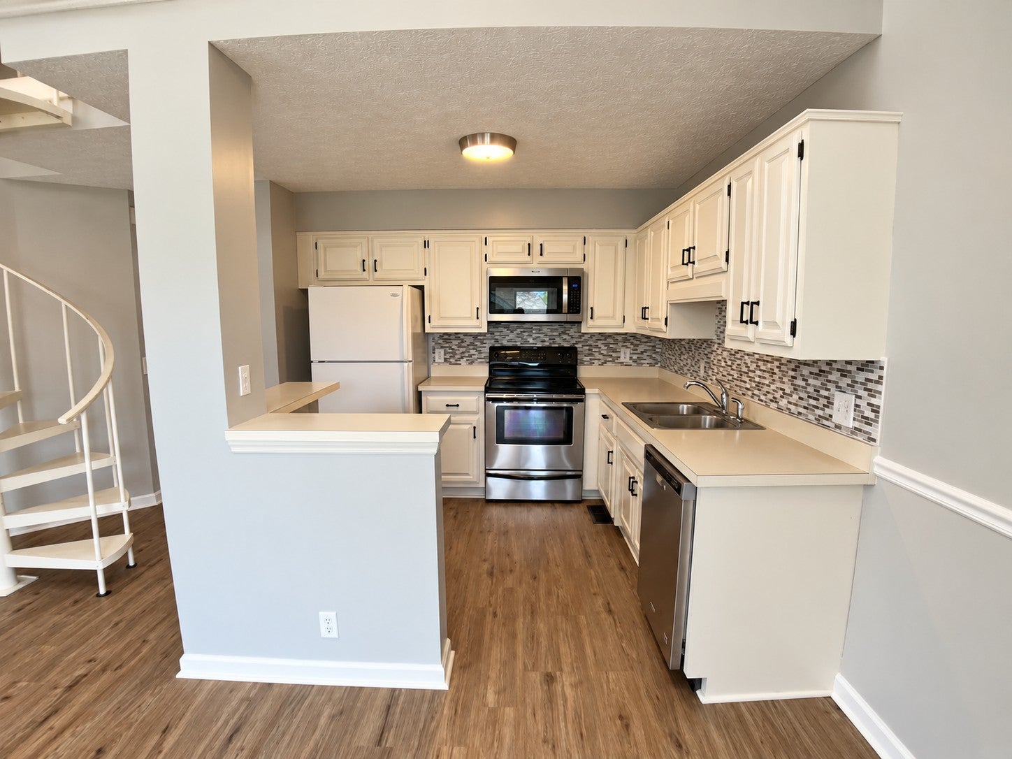 129 Cherry Hill Dr 3A