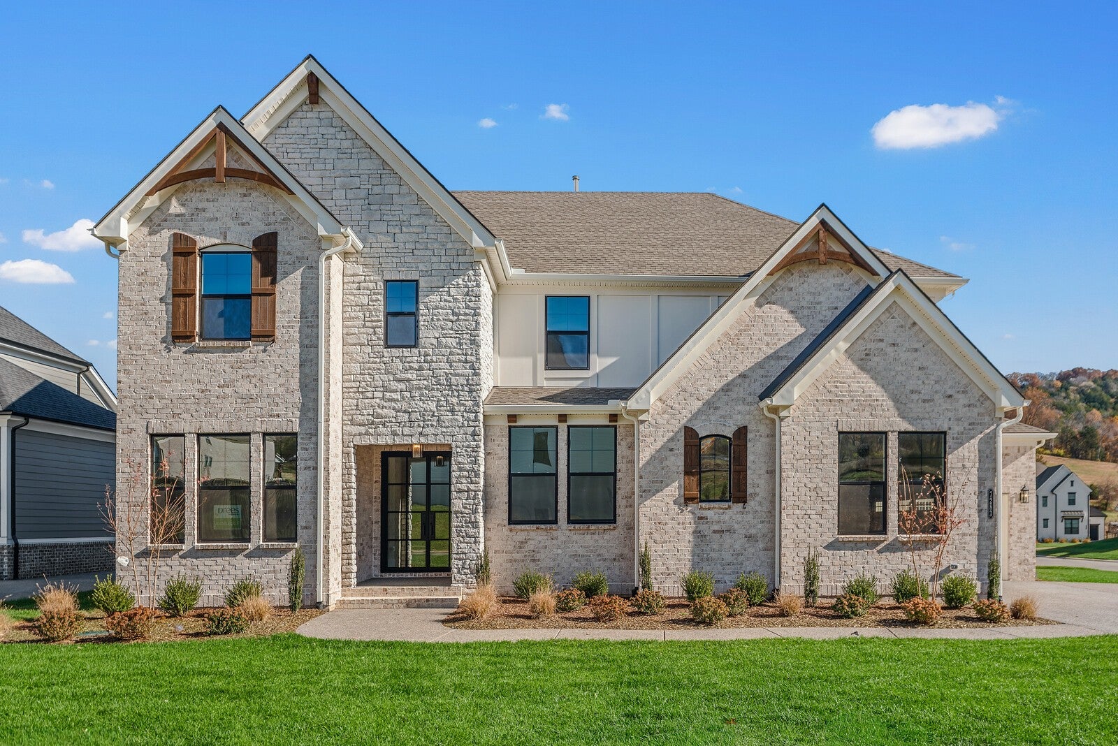 4-bed listing at 7290 Woodruff Dr, Fairview