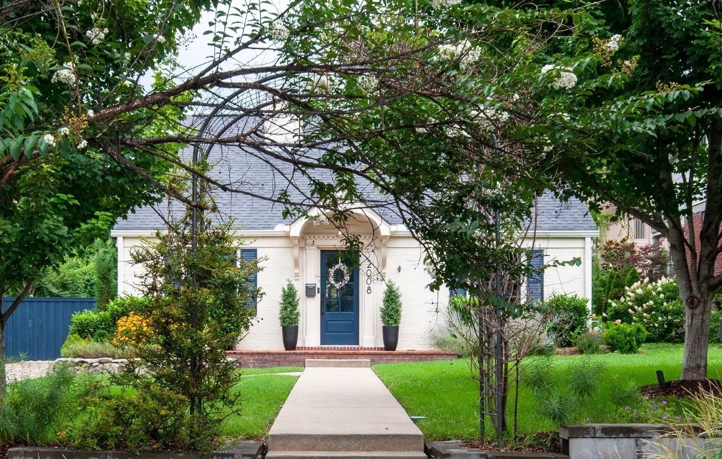 4-bed listing at 2008 Beechwood Ave, Nashville