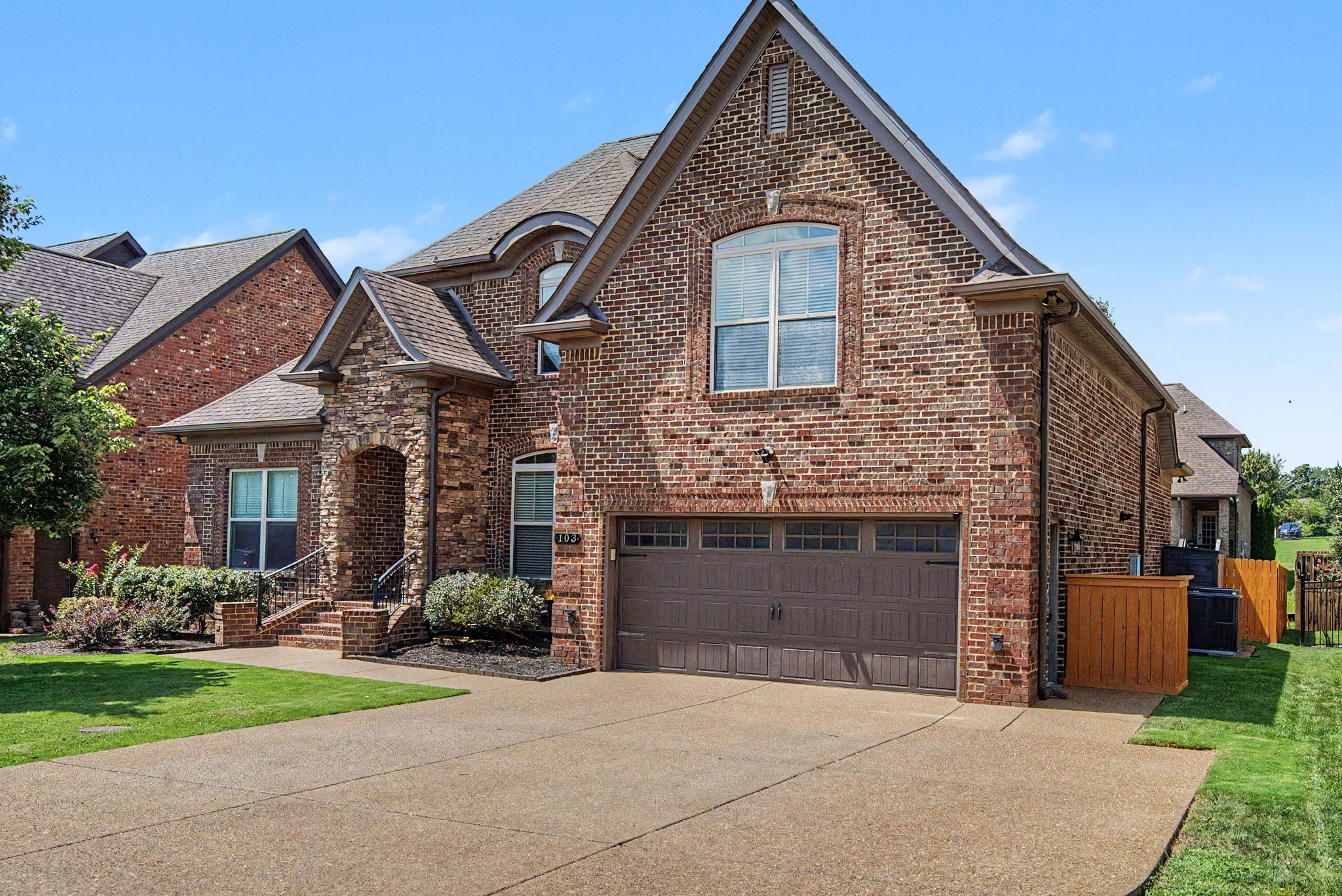 103 Shady Hollow Dr