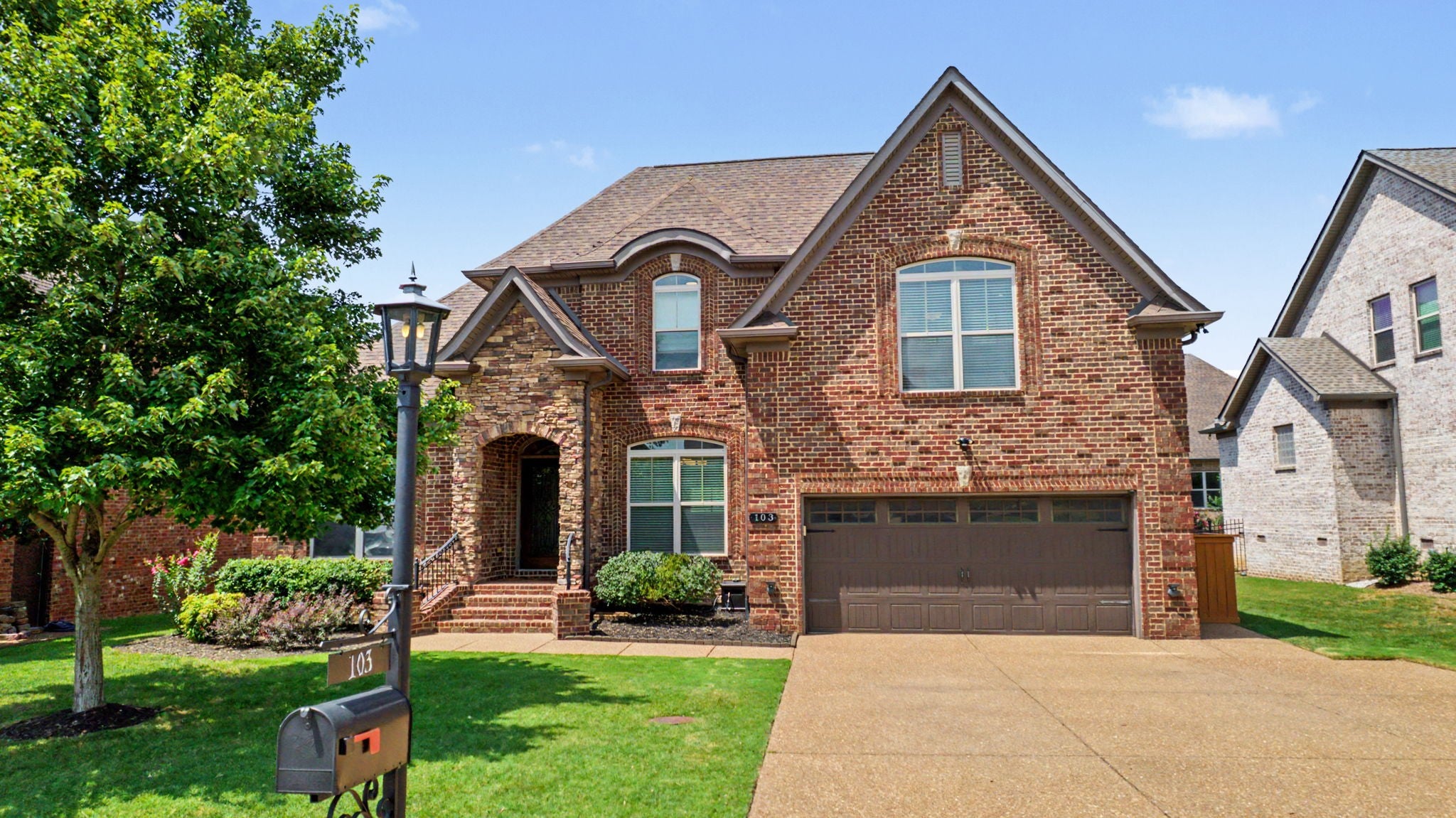 103 Shady Hollow Dr