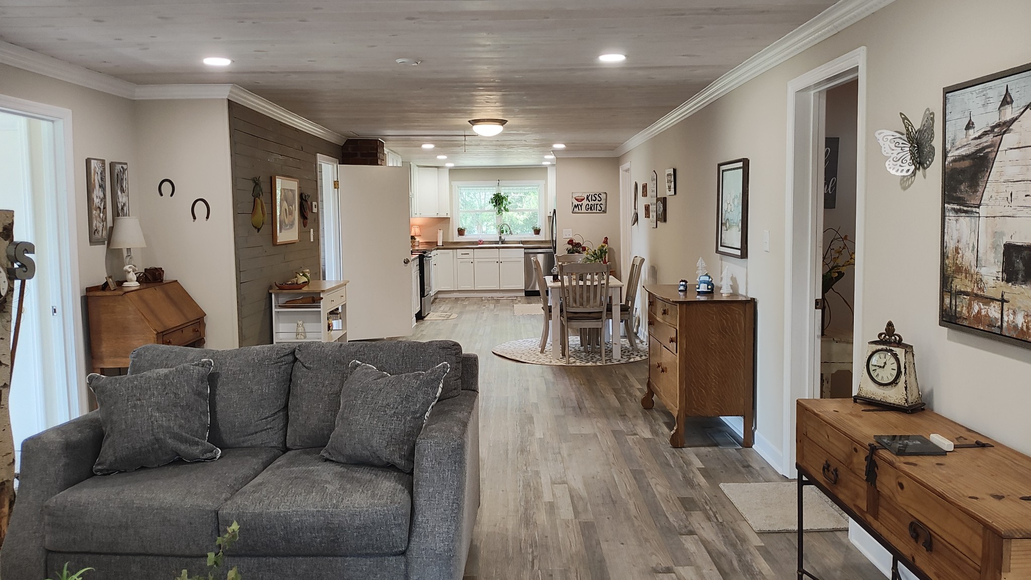 112 Hummingbird Dr