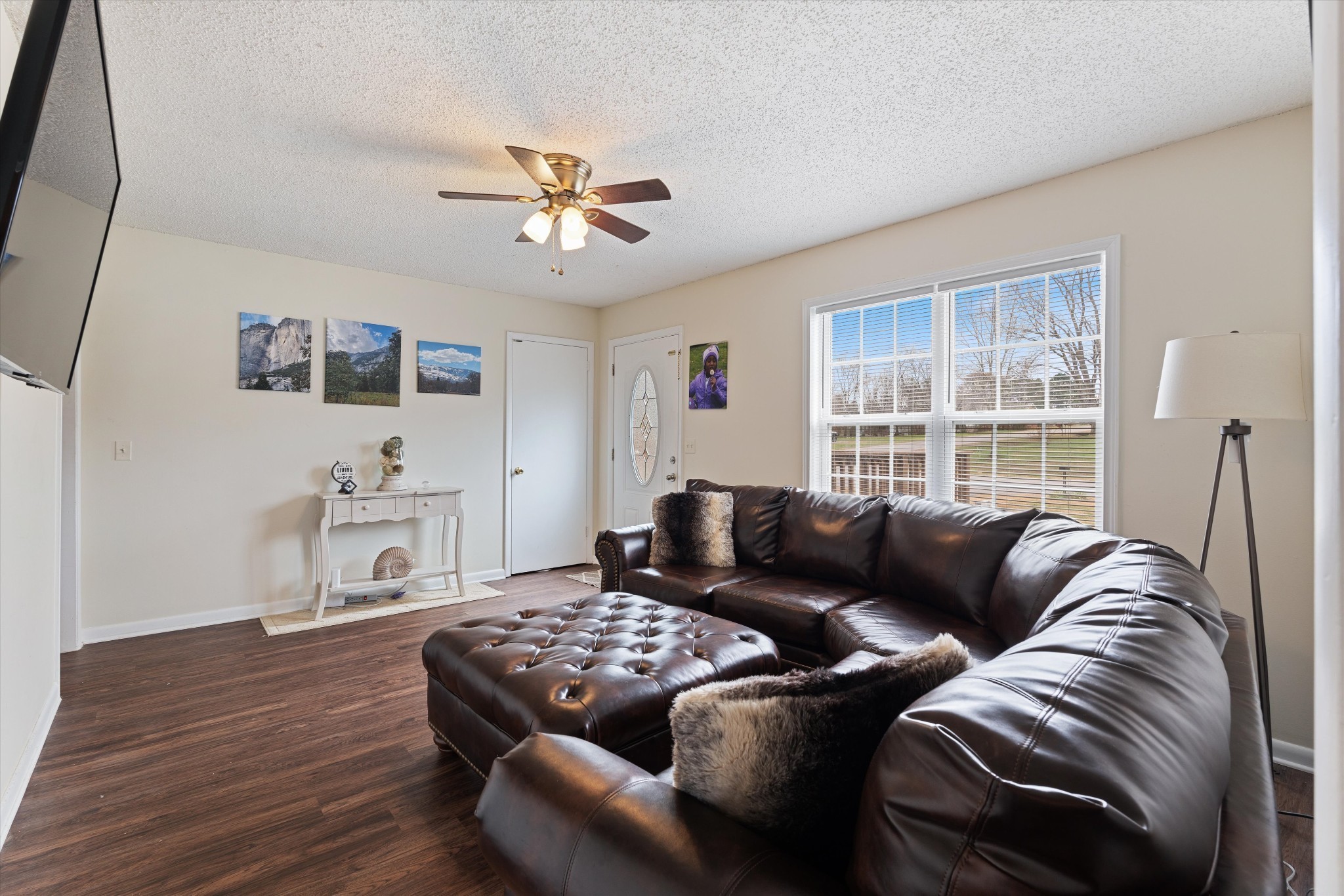 1496 Valley Ridge Dr W