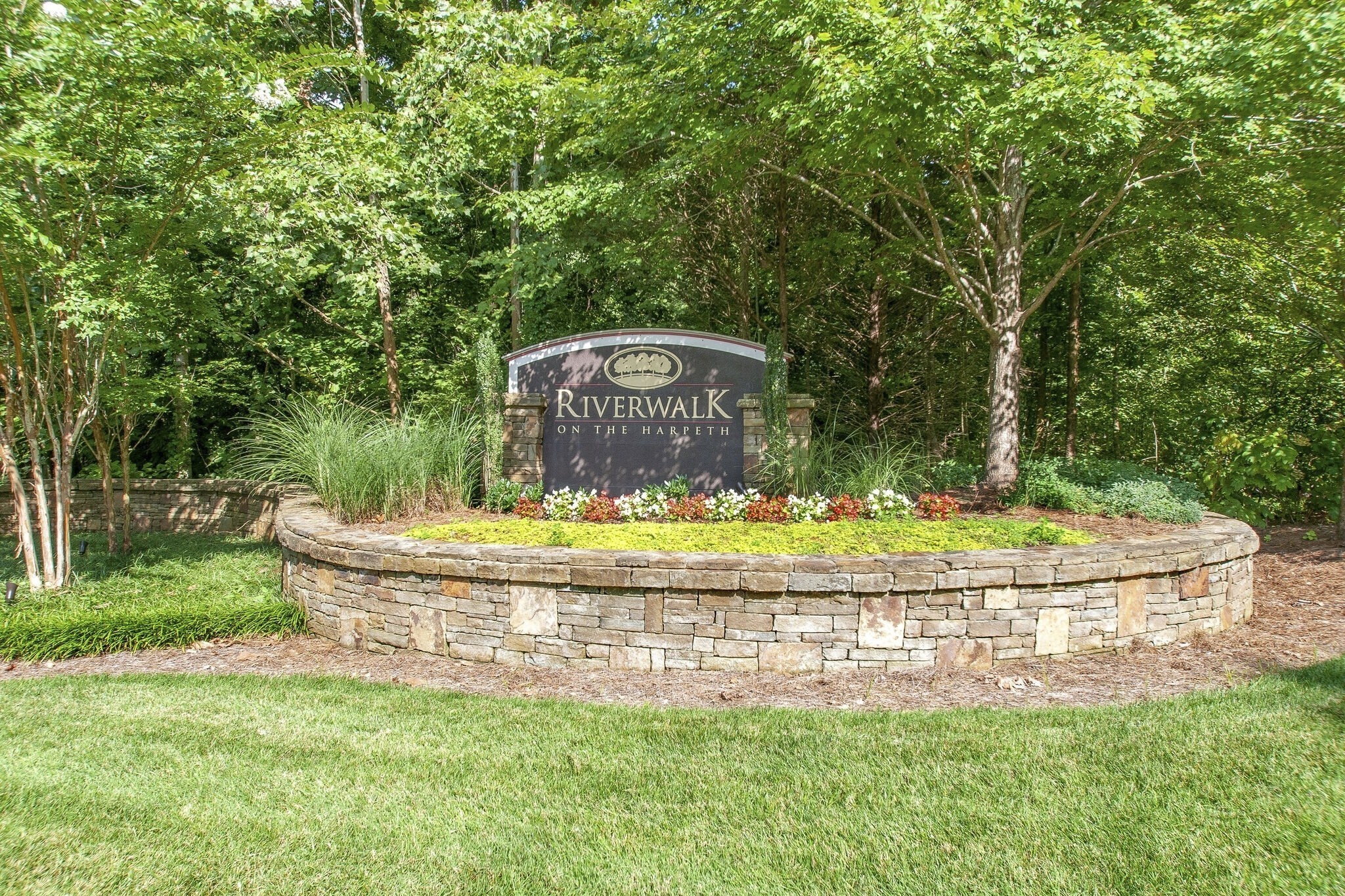 6832 Bridgewater Dr