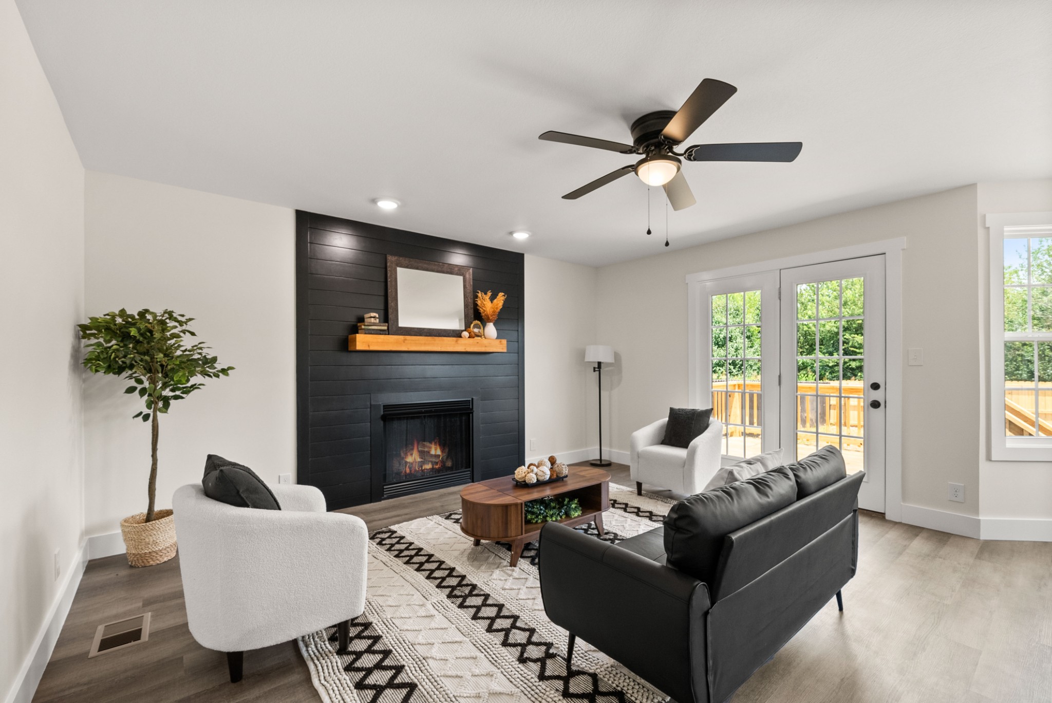 536 Falkland Cir