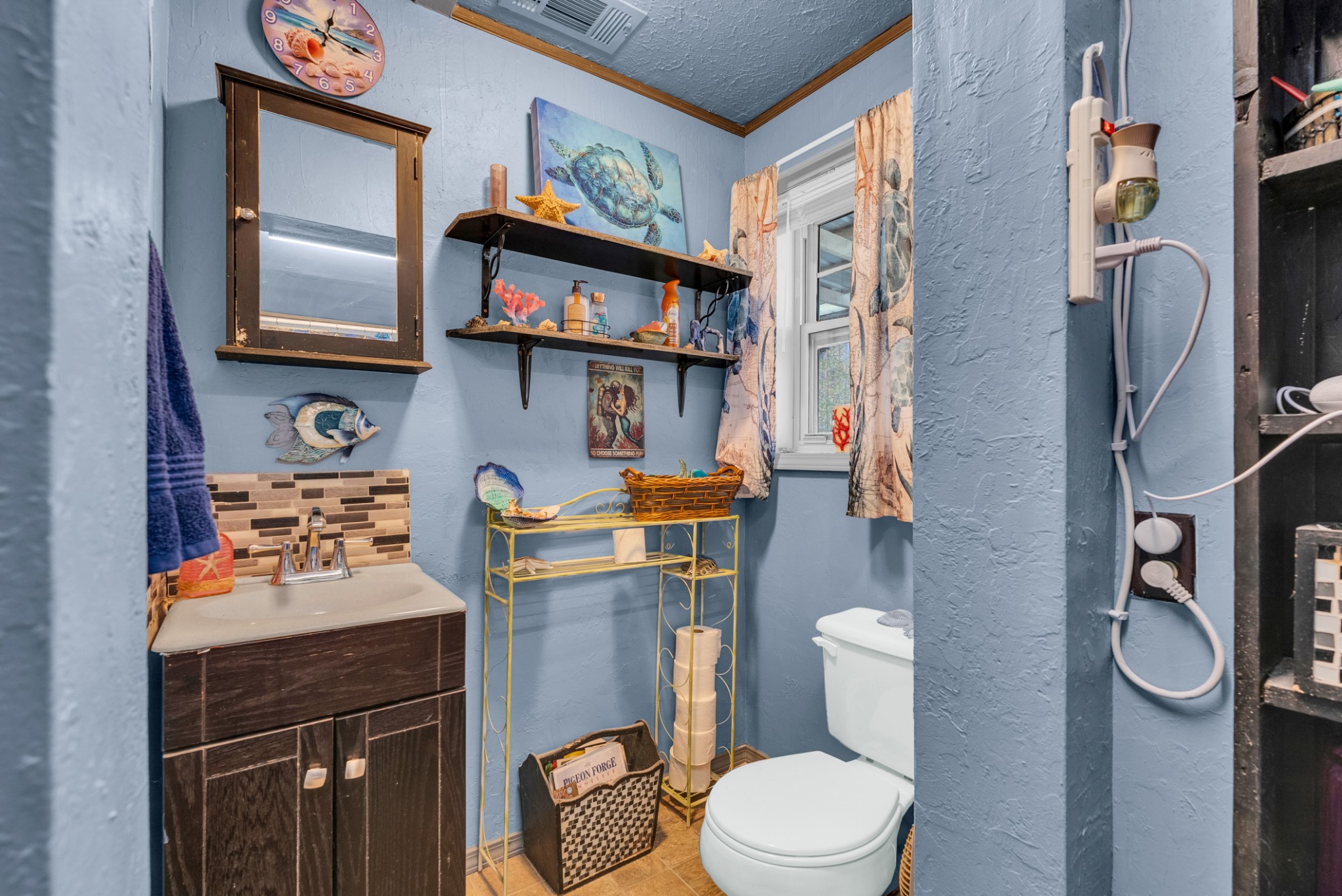 105 Dripping Springs Rd