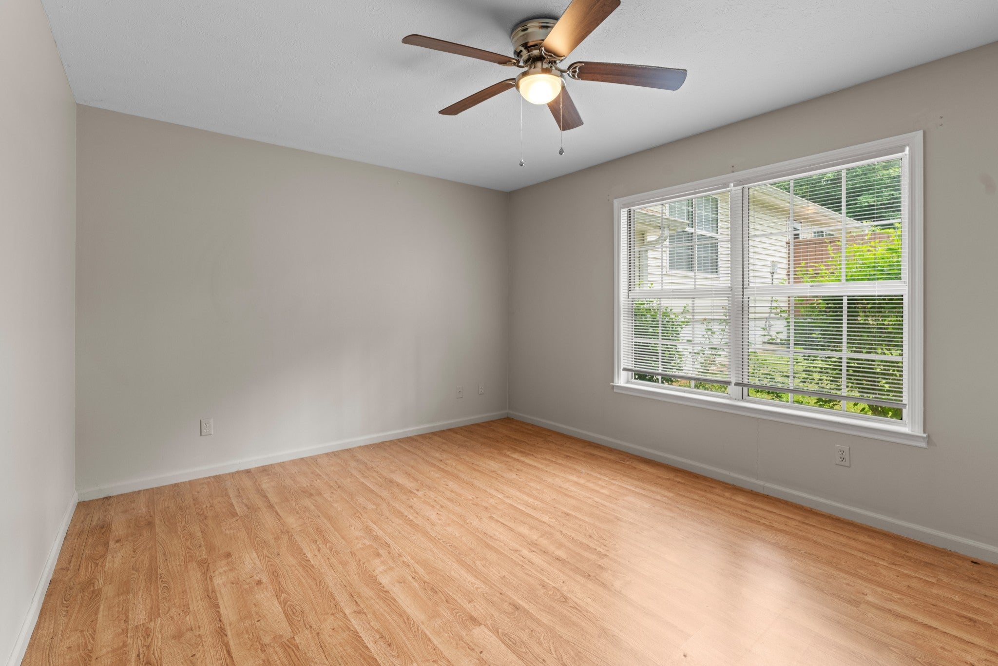 2-bed home for rent in Nashville, TN 37214, 2822 Airwood Dr 2822 Airwood Dr, Nashville TN 37214 2-bed home, photo 2 of 32