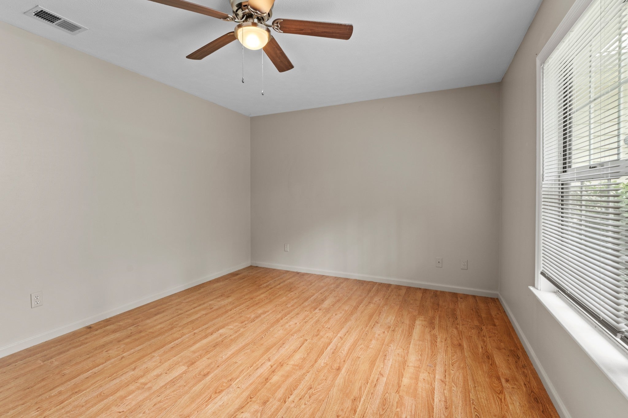 2-bed home for rent in Nashville, TN 37214, 2822 Airwood Dr 2822 Airwood Dr, Nashville TN 37214 2-bed home, photo 4 of 32
