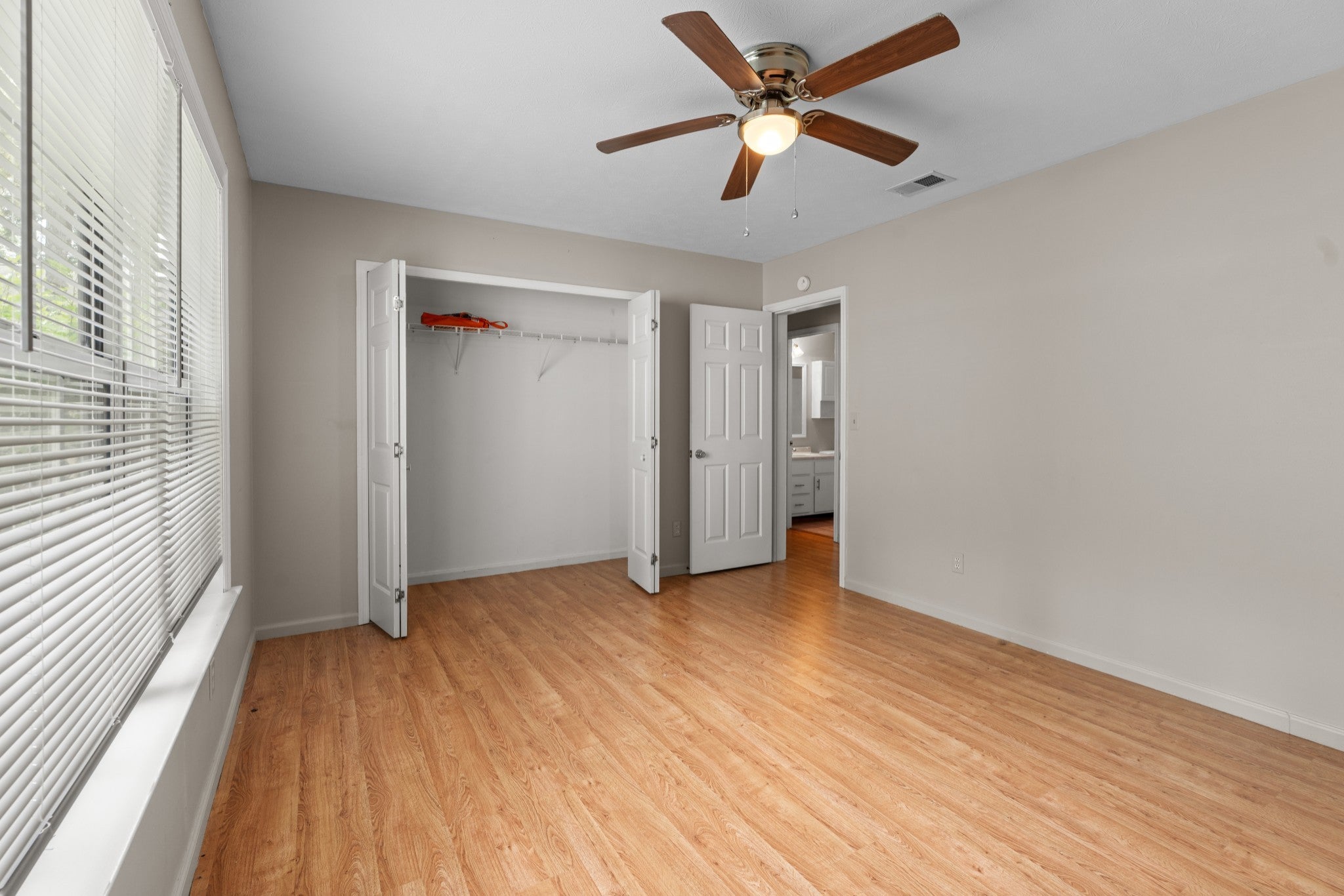 2-bed home for rent in Nashville, TN 37214, 2822 Airwood Dr 2822 Airwood Dr, Nashville TN 37214 2-bed home, photo 3 of 32